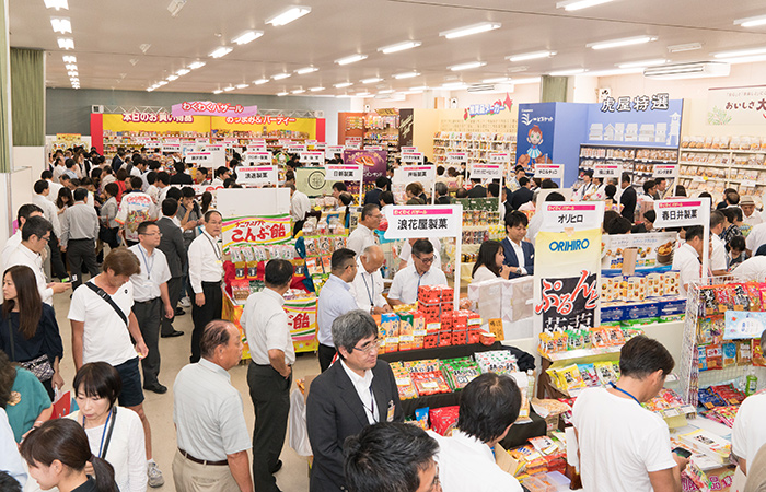 メーカーと小売店をつなぐ「わくわくバザール」